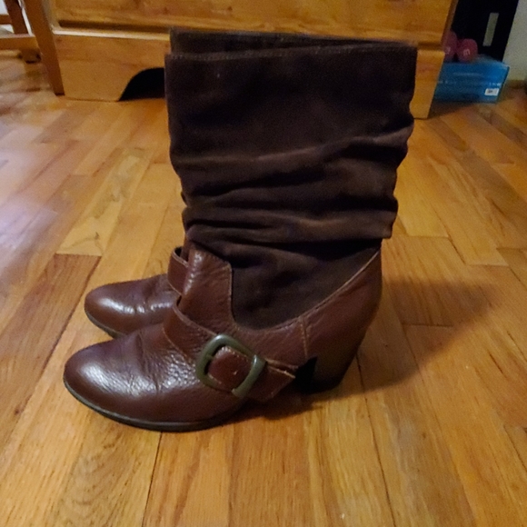 Boots - Picture 3 of 3